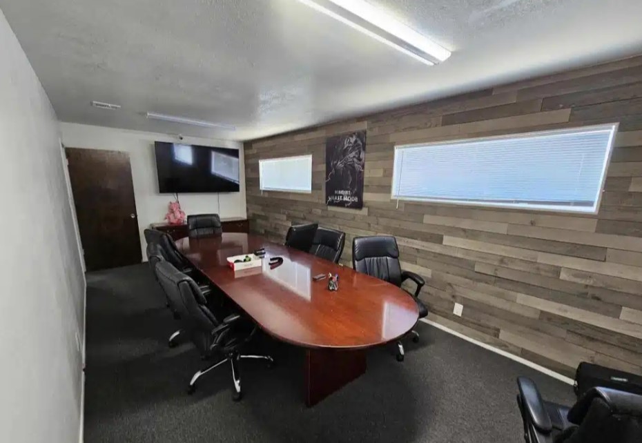 Incredible Commercial Office